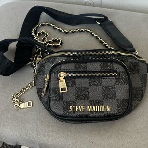 Steve Madden Black and Gold Belt Bag